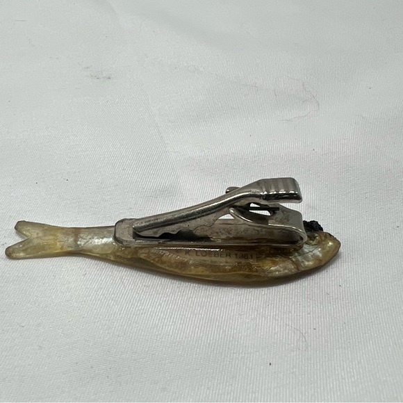 Vintage Ken Loeber Pop Art Tie Bar Clothes Clip Pin Minnow Fish Acrylic Lucite - Picture 4 of 5